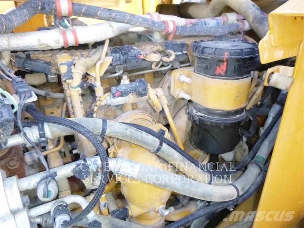 CAT 972MXE Колесни товарачи