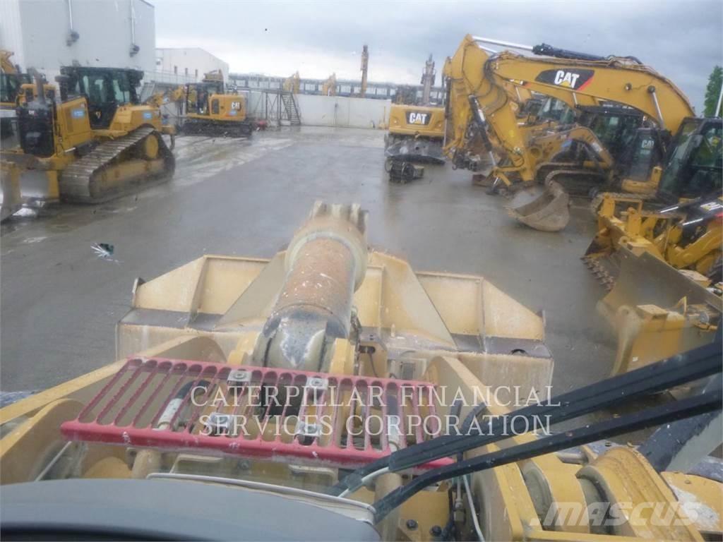 CAT 972MXE Колесни товарачи