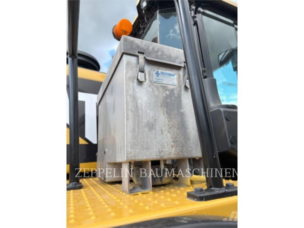 CAT 972MXE Колесни товарачи