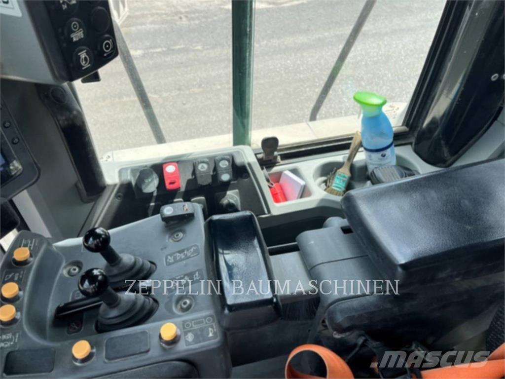 CAT 972MXE Колесни товарачи