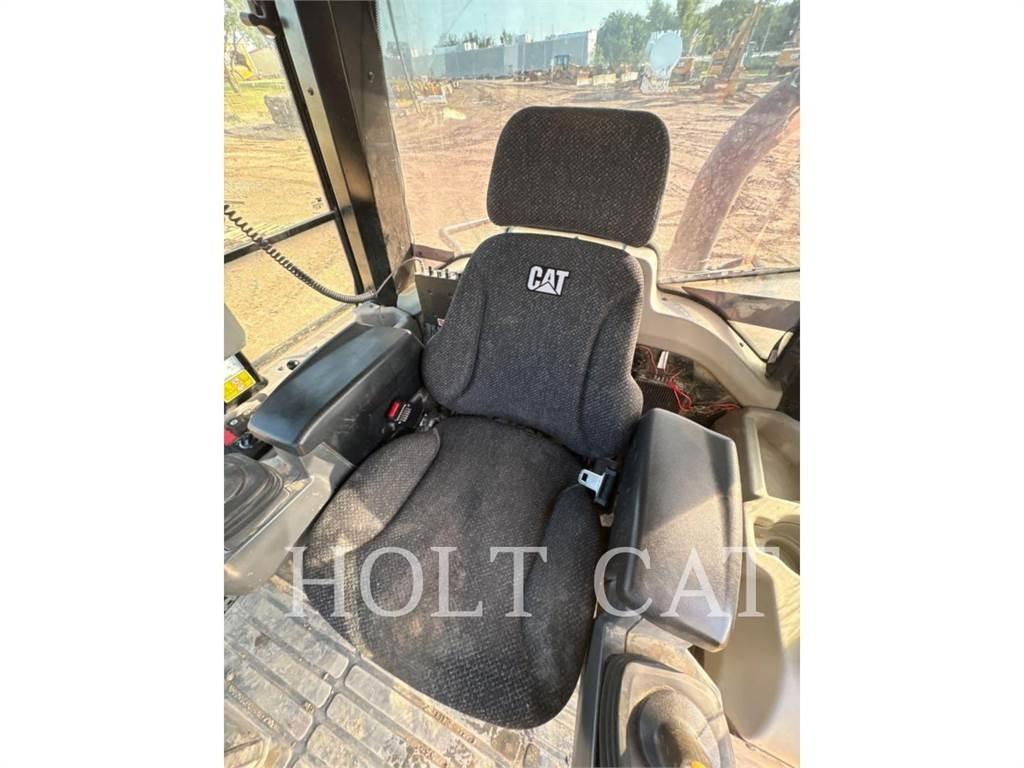 CAT 973K Верижен товарач
