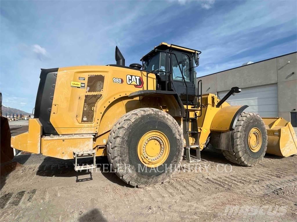 CAT 980 Колесни товарачи