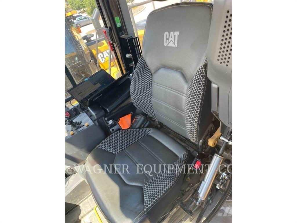 CAT 980 Колесни товарачи