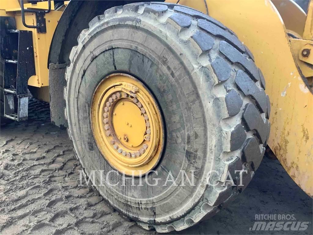 CAT 980 Колесни товарачи