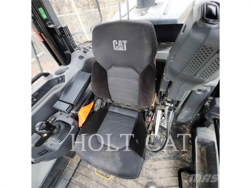CAT 980 Колесни товарачи
