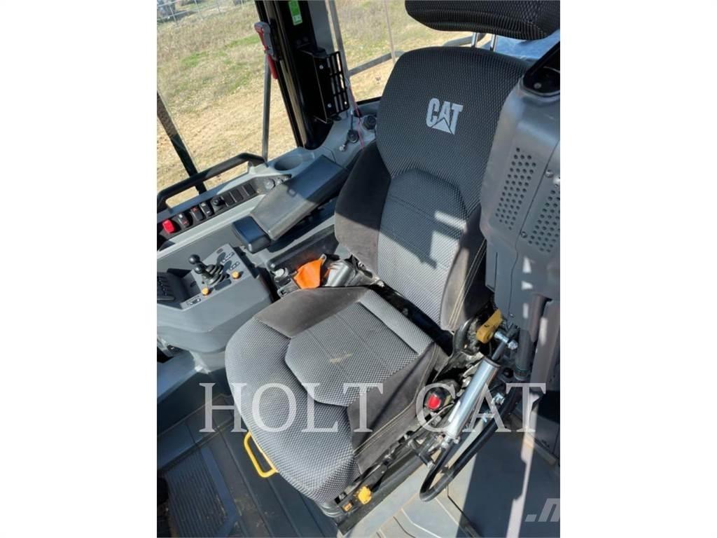 CAT 980 Колесни товарачи