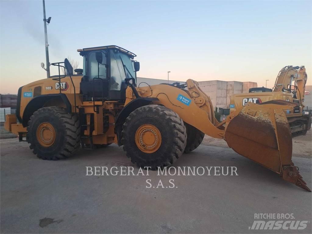 CAT 980 Колесни товарачи