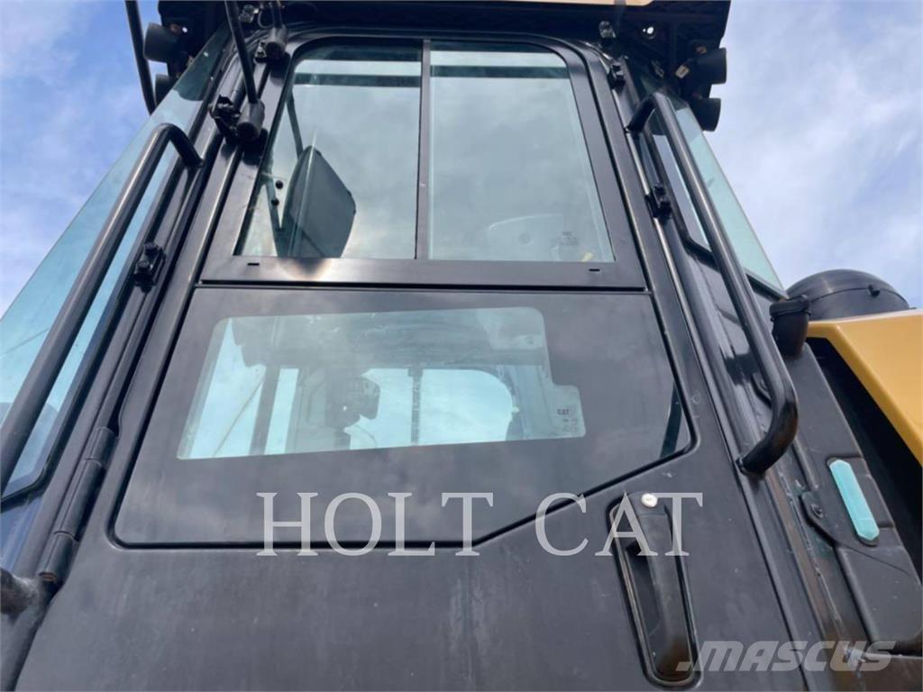 CAT 980 Колесни товарачи