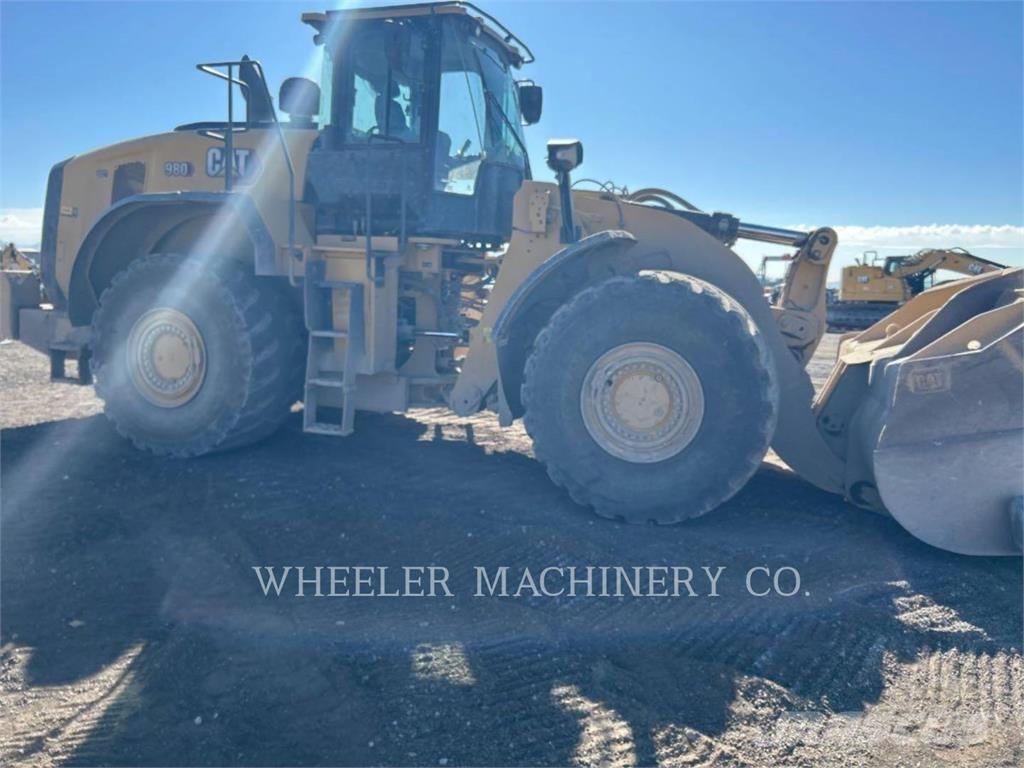 CAT 980 Колесни товарачи
