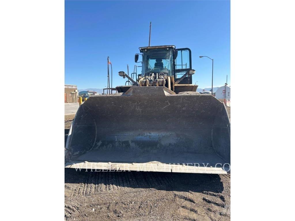 CAT 980 Колесни товарачи
