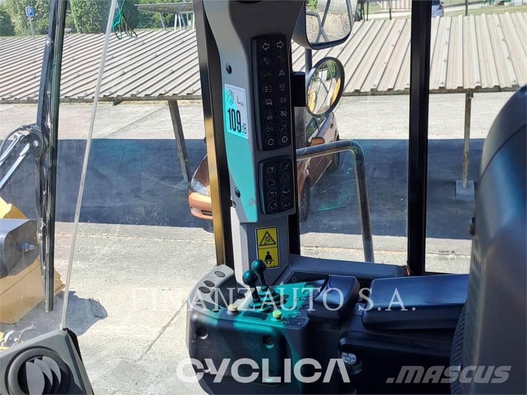 CAT 980K Колесни товарачи
