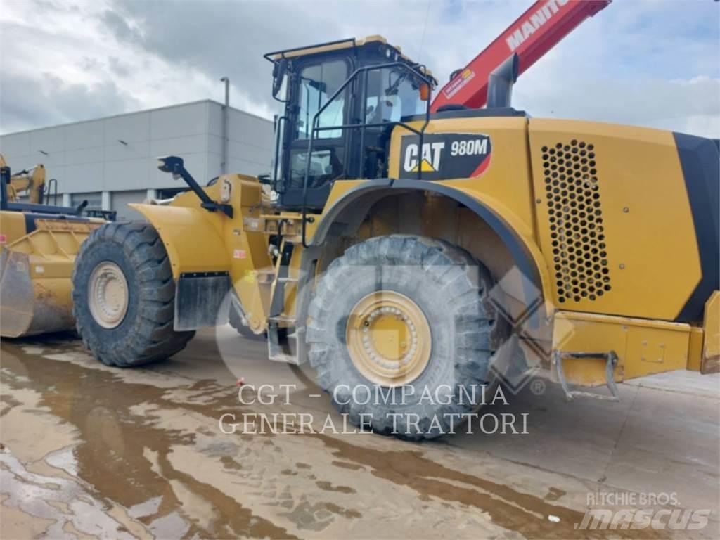 CAT 980M Колесни товарачи
