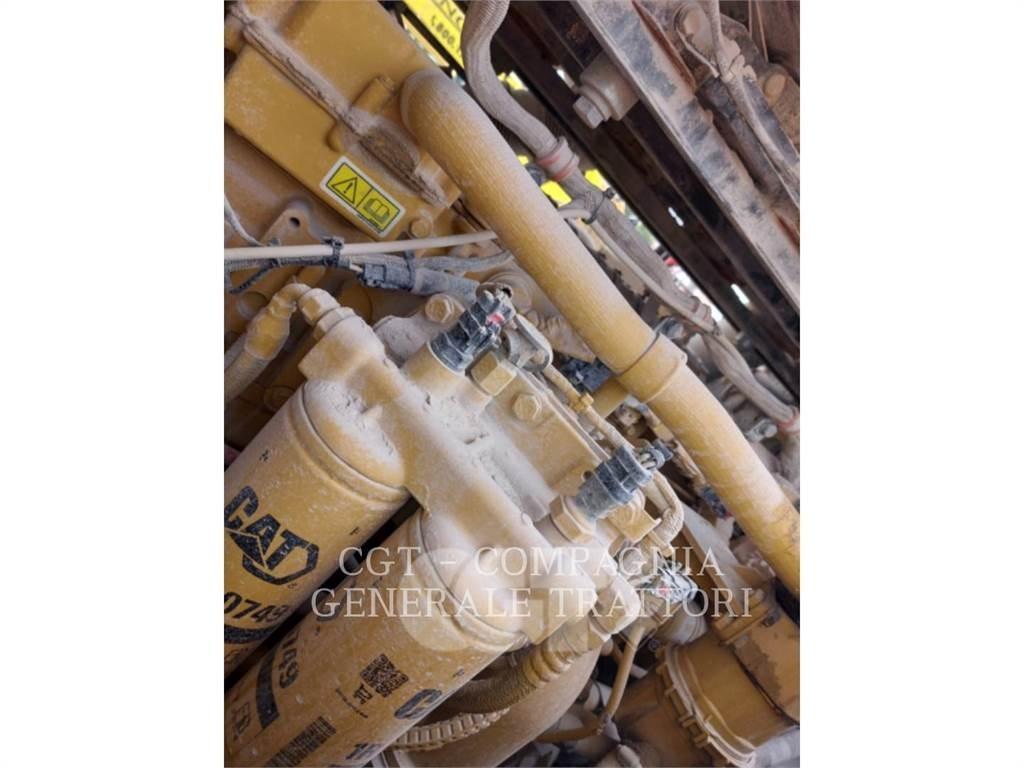 CAT 980M Колесни товарачи