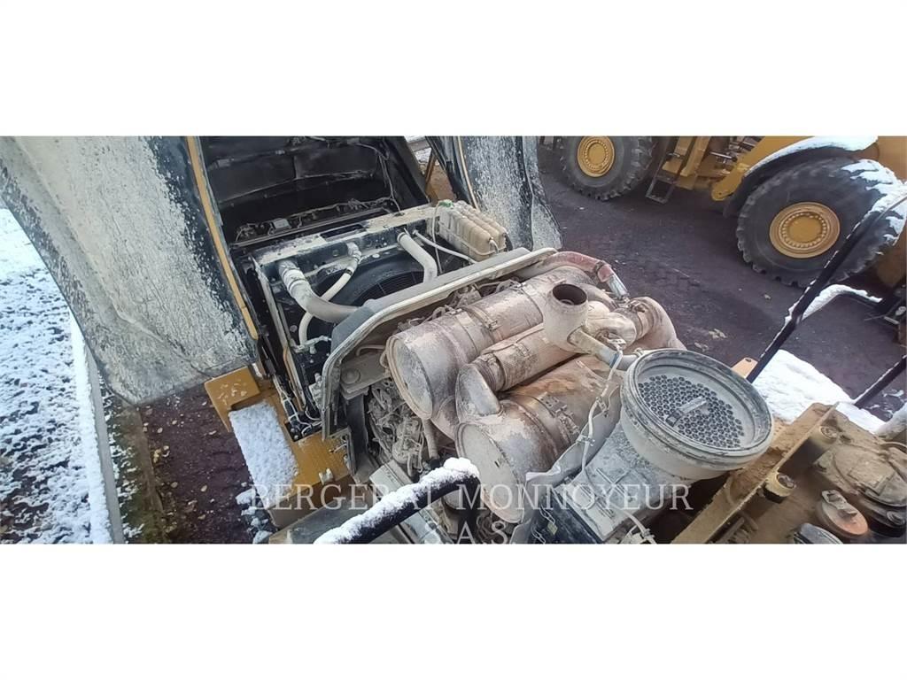 CAT 980M Колесни товарачи