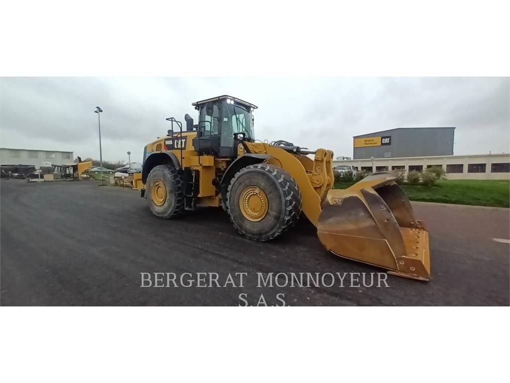 CAT 980M Колесни товарачи