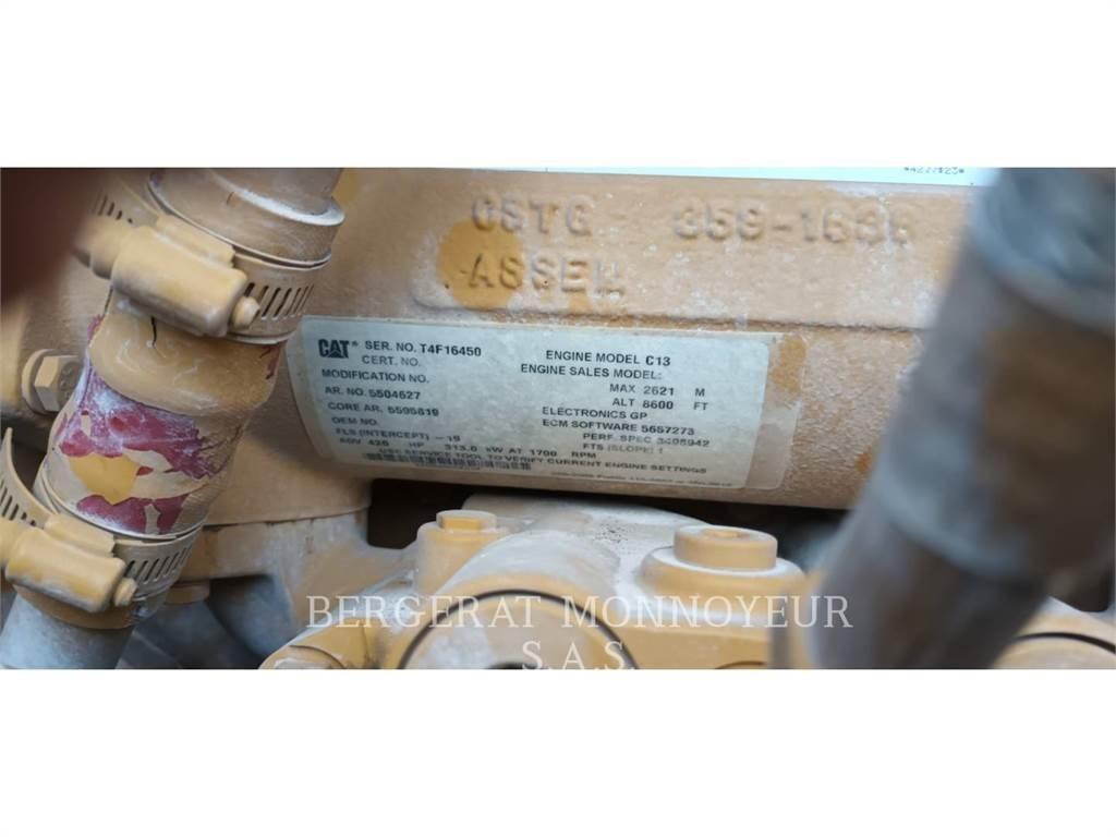 CAT 980M Колесни товарачи