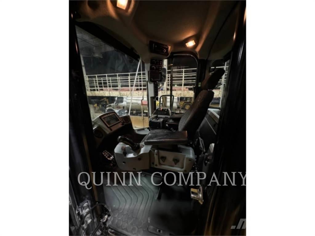 CAT 980M Колесни товарачи
