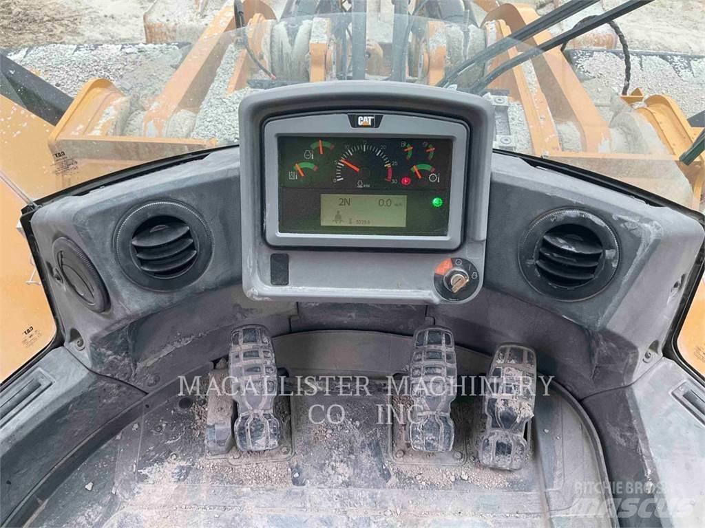 CAT 980M Колесни товарачи