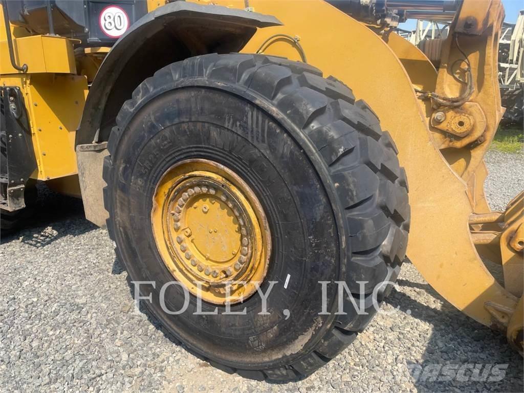 CAT 980M Колесни товарачи