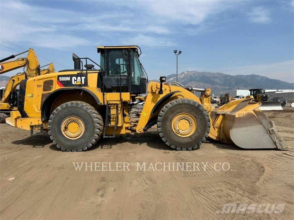 CAT 980M Колесни товарачи