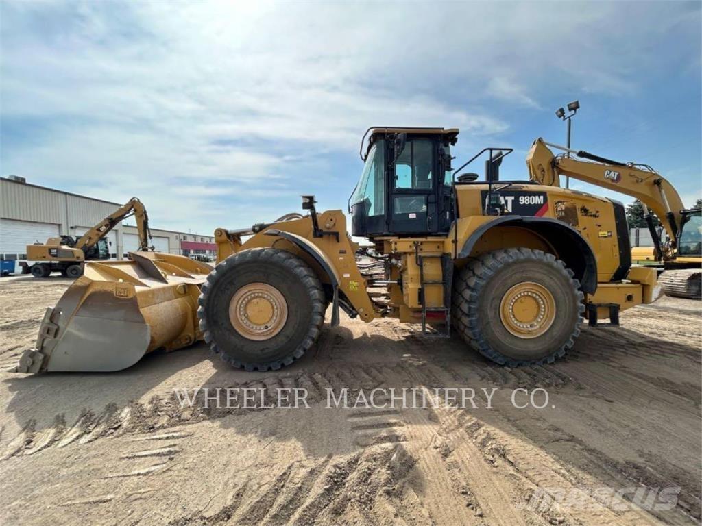 CAT 980M Колесни товарачи