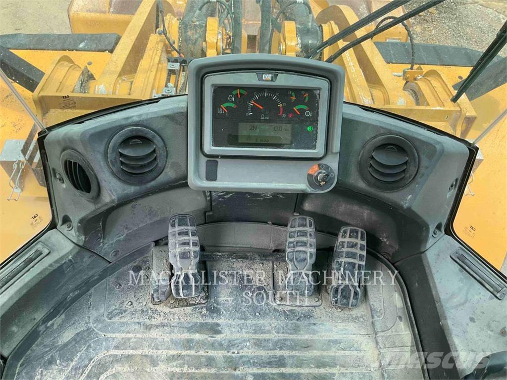 CAT 980M Колесни товарачи