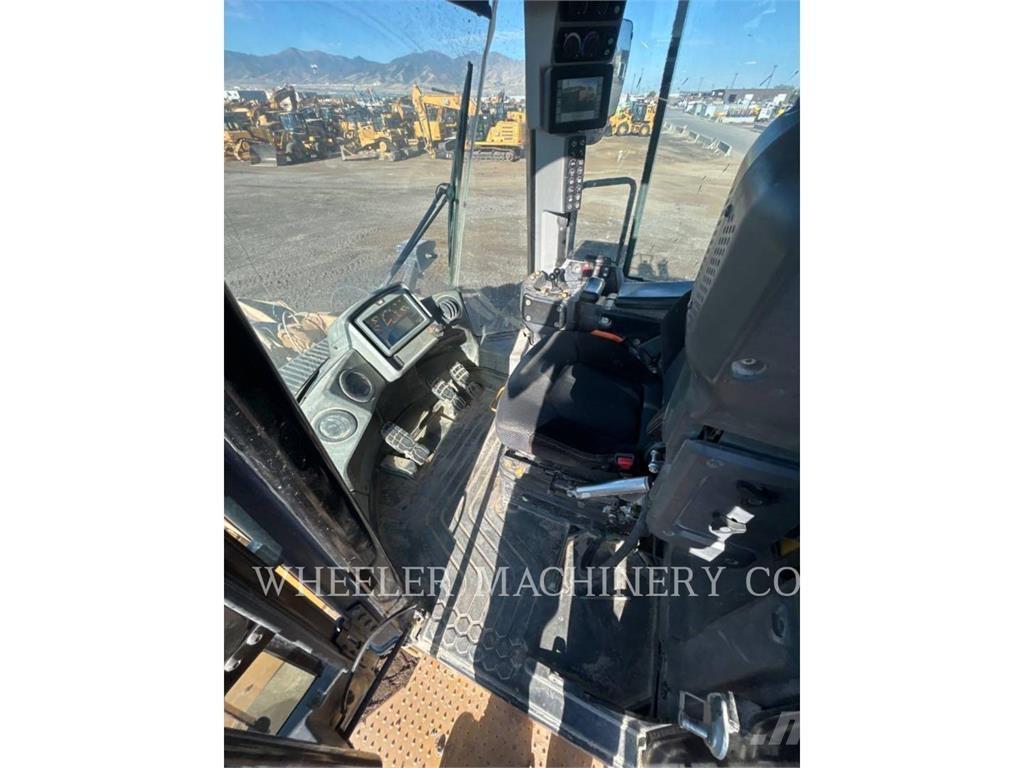 CAT 980M Колесни товарачи