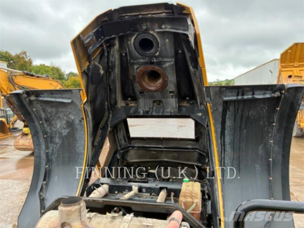 CAT 980M Колесни товарачи