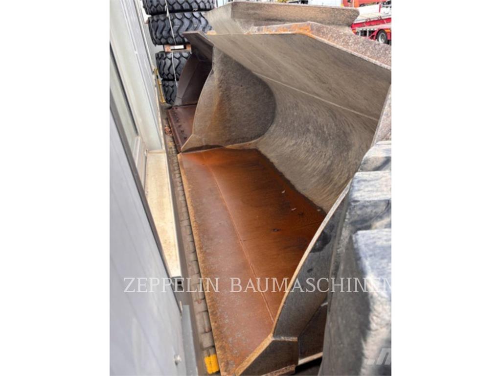 CAT 980M Колесни товарачи