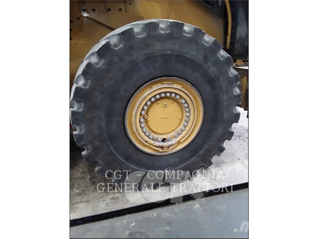 CAT 980XE Колесни товарачи