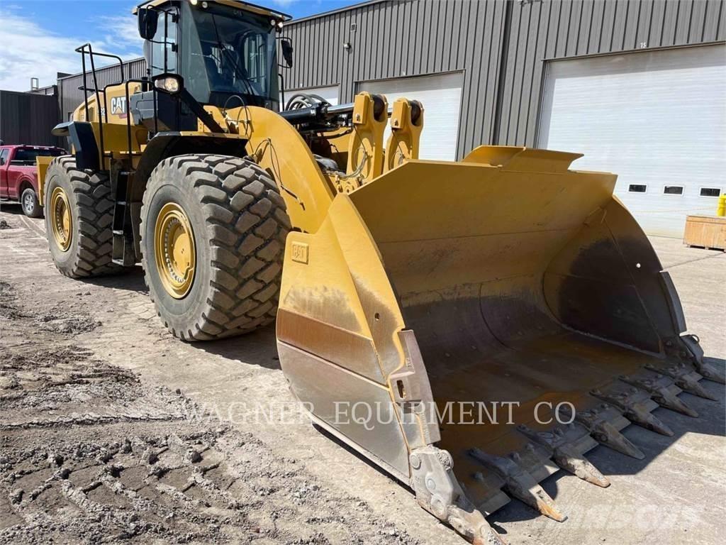 CAT 982 Колесни товарачи