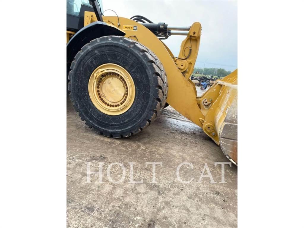 CAT 982 Колесни товарачи