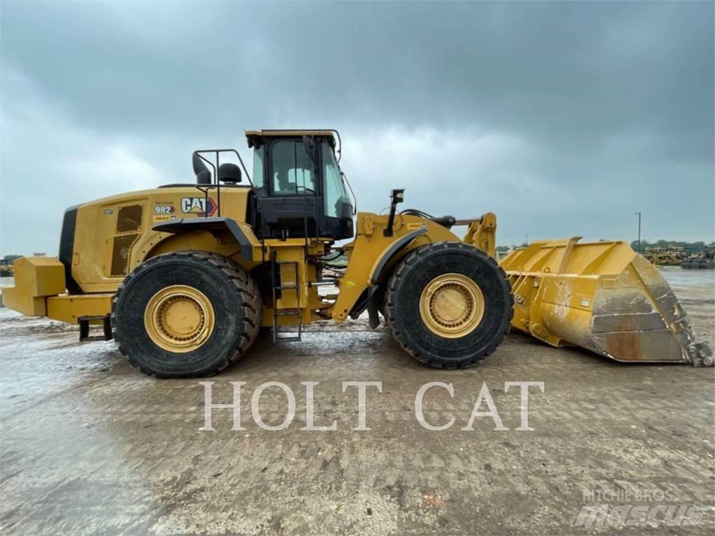 CAT 982 Колесни товарачи