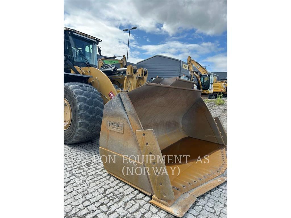 CAT 982-14 Колесни товарачи