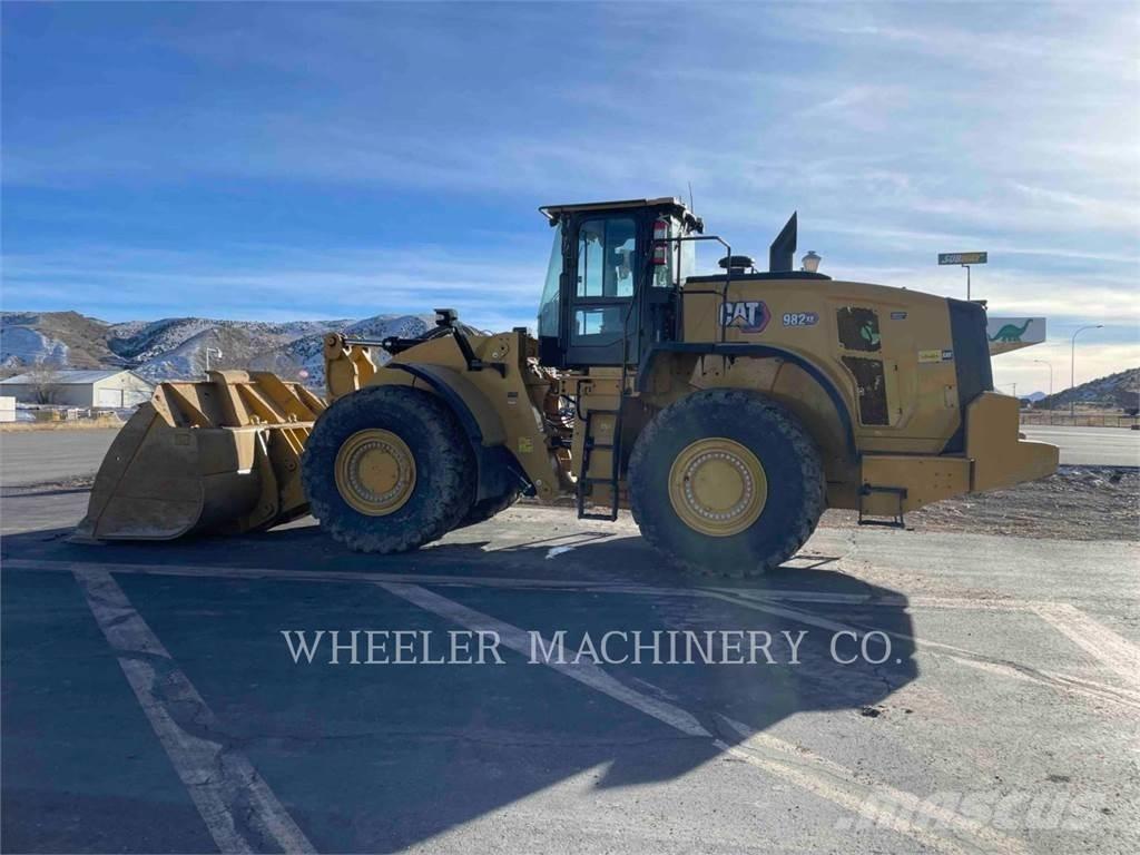 CAT 982 XE Колесни товарачи