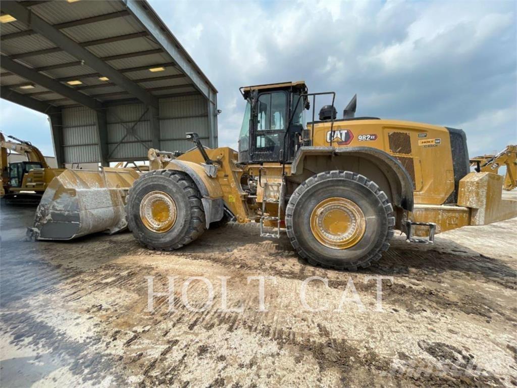 CAT 982 XE Колесни товарачи