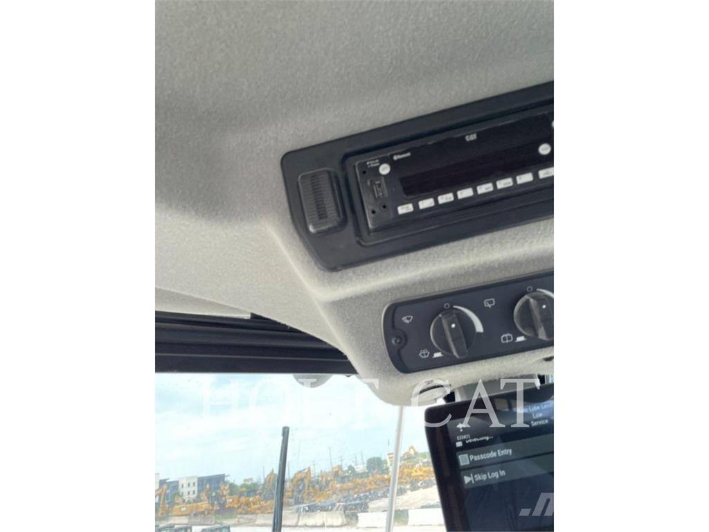 CAT 982 XE Колесни товарачи