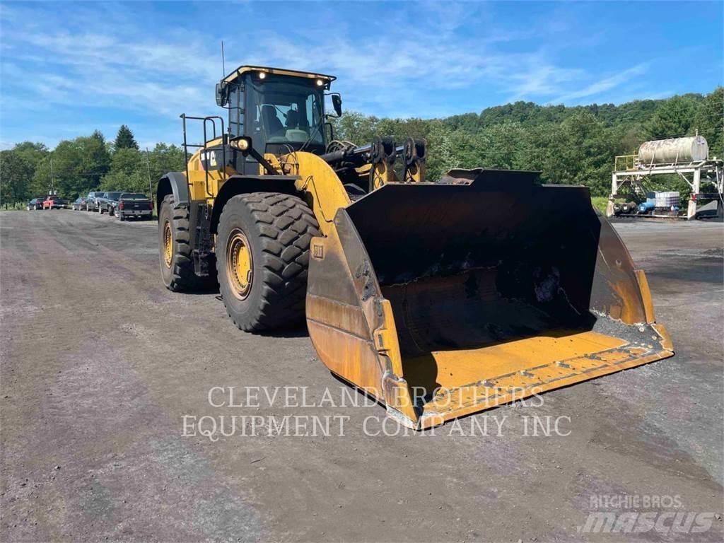 CAT 982M Колесни товарачи