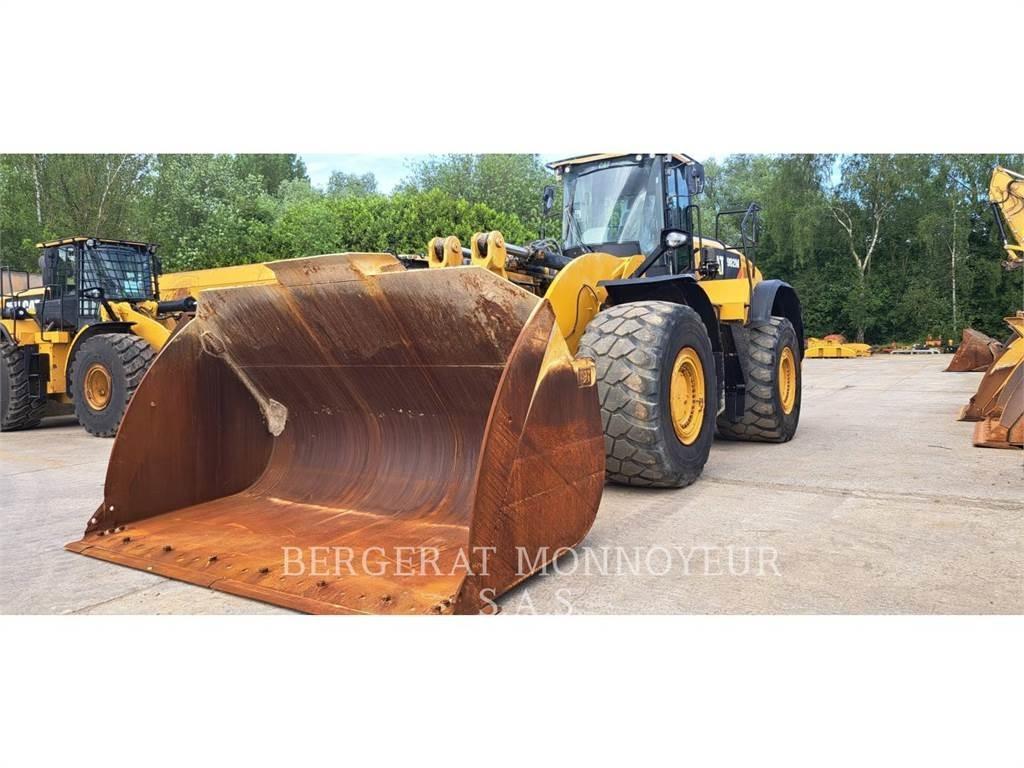 CAT 982M Колесни товарачи