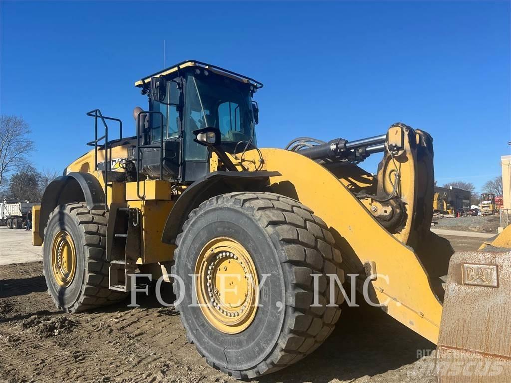 CAT 982M Колесни товарачи