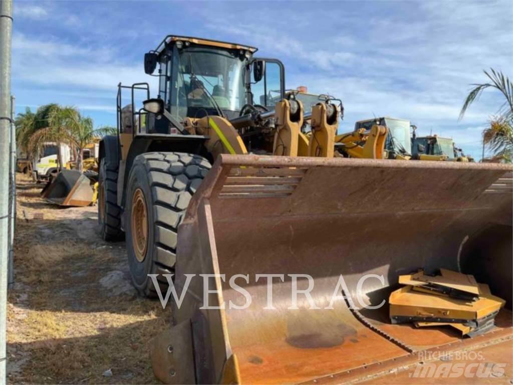 CAT 982M Колесни товарачи