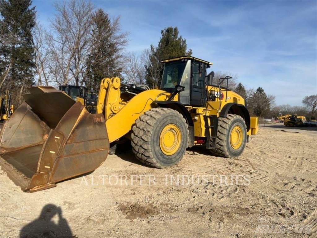 CAT 982M Колесни товарачи