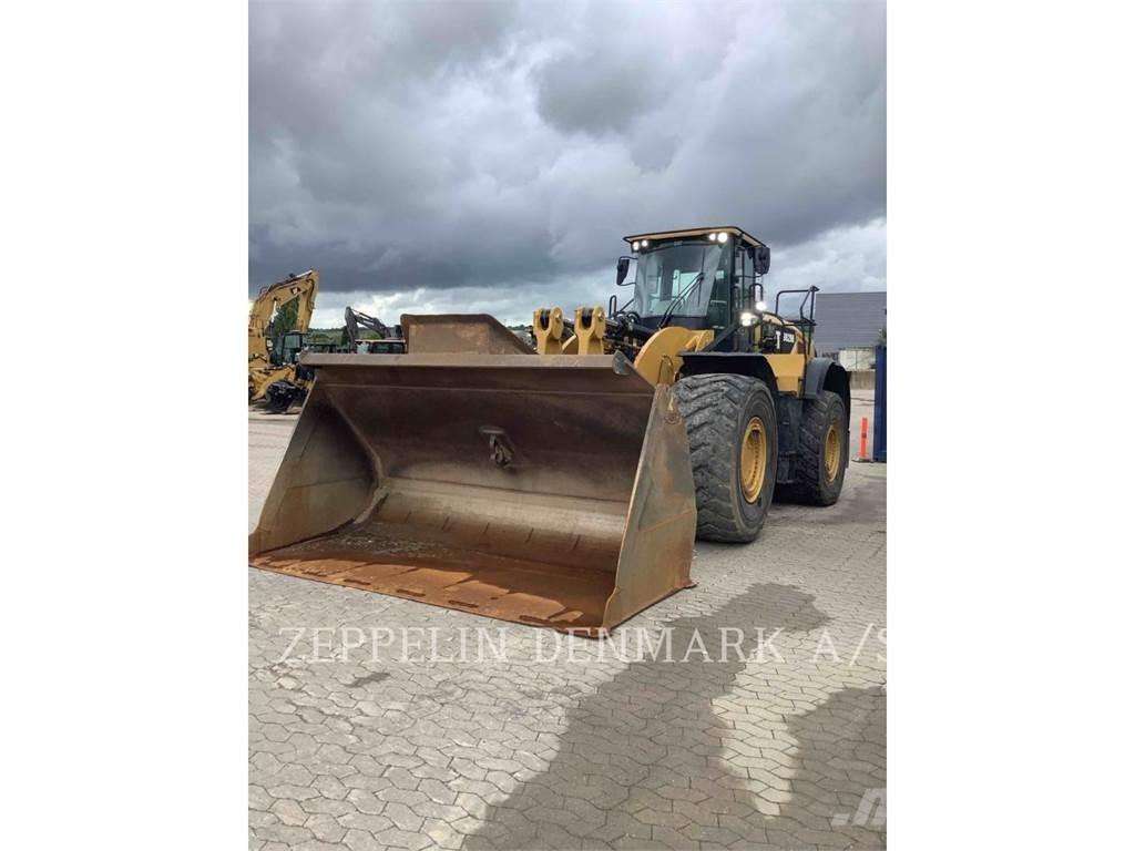 CAT 982M Колесни товарачи