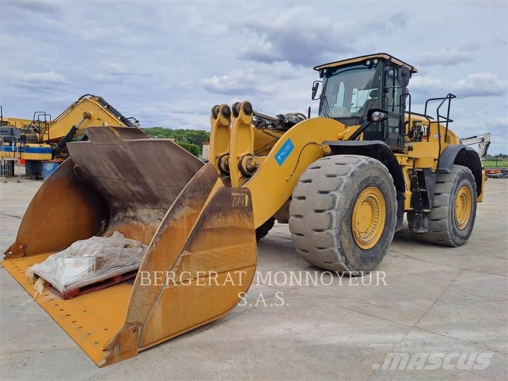 CAT 982M Колесни товарачи