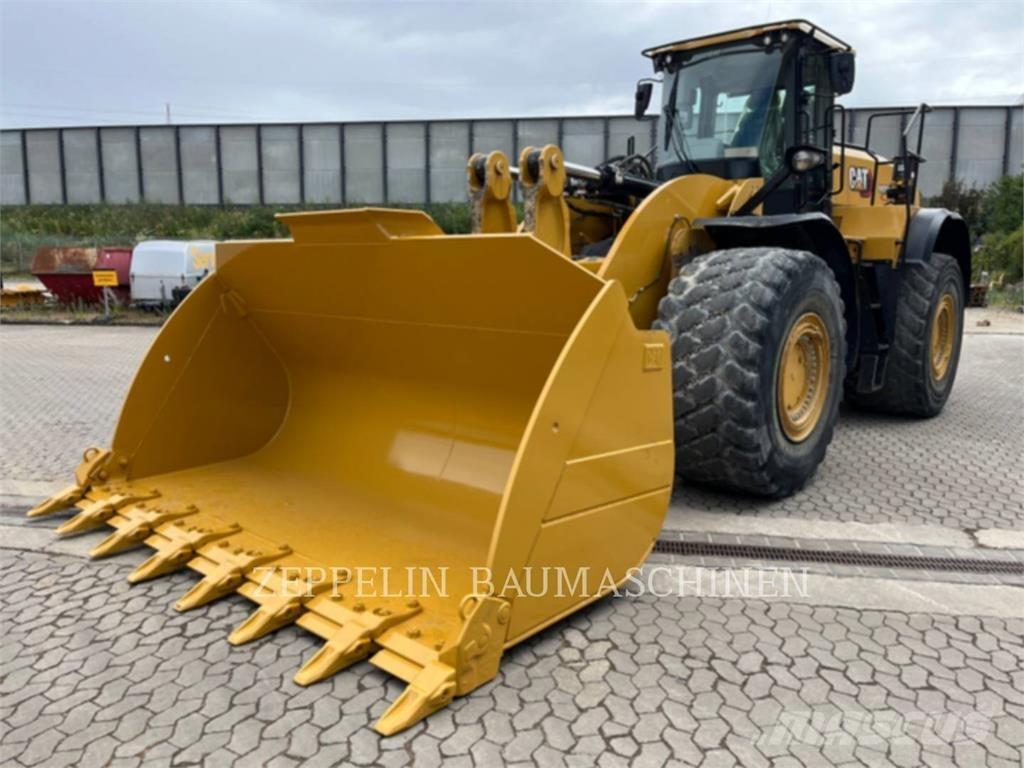 CAT 982M Колесни товарачи