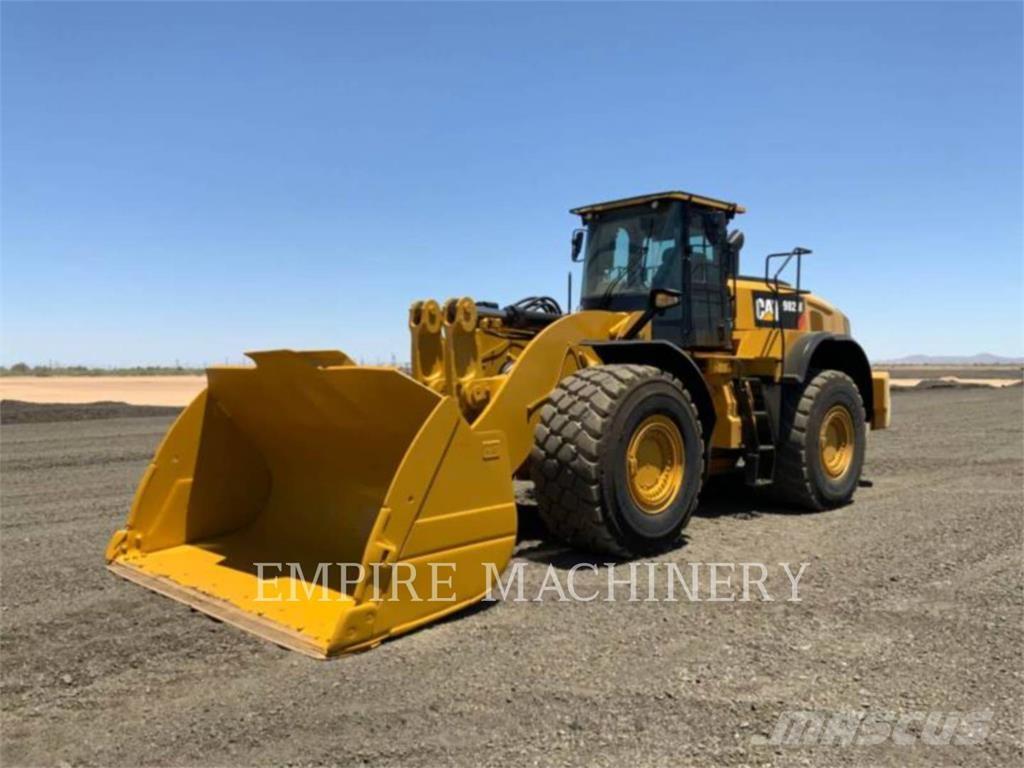 CAT 982M Колесни товарачи