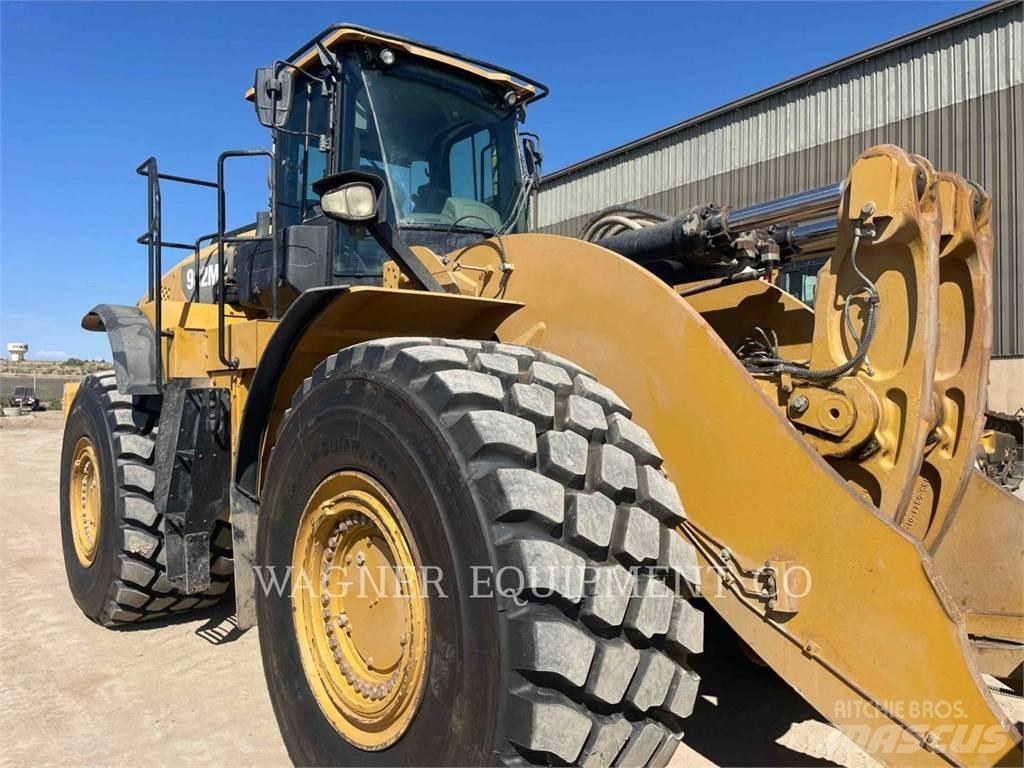 CAT 982M Колесни товарачи