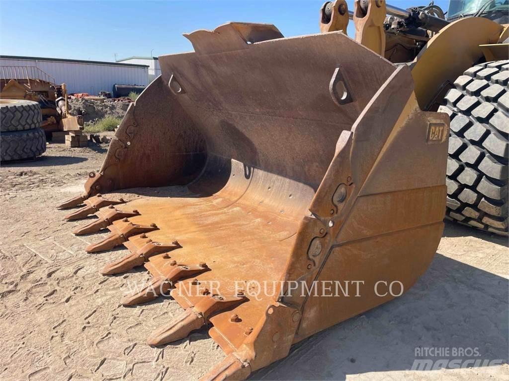 CAT 982M Колесни товарачи