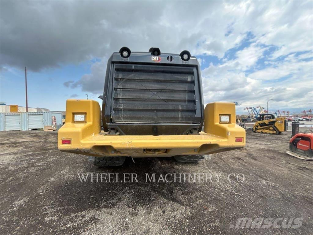CAT 982M AOC Колесни товарачи