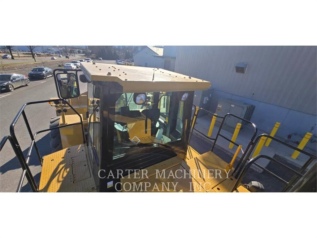 CAT 988H RBLD Колесни товарачи